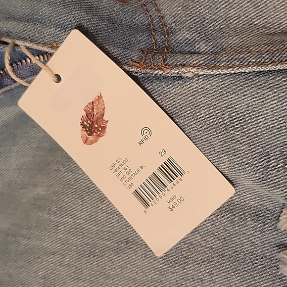 Chelsea and violet  distressed Jean shorts. Size 29 - Picture 2 of 4